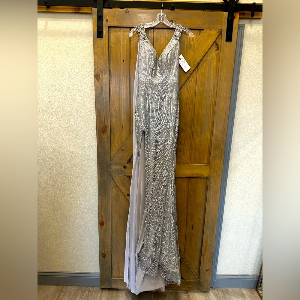 NEW Silver Portia & Scarlett Silver Prom Dress Size 0